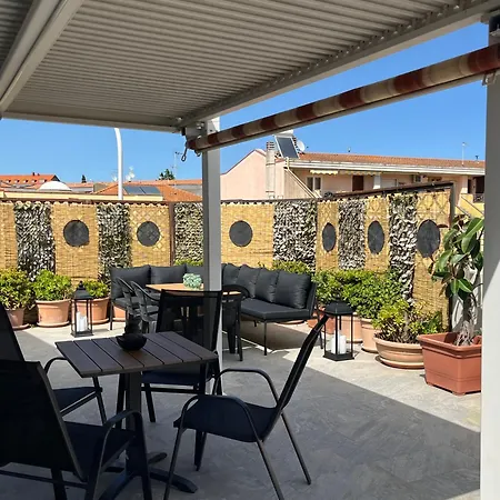 La Base Fitness House Bed & Breakfast
